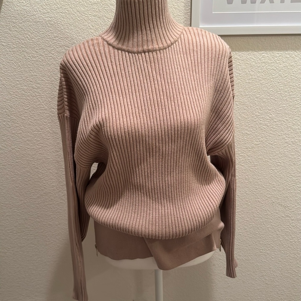 Varley Mock Neck Ribbed Knit Sweater - Small - used